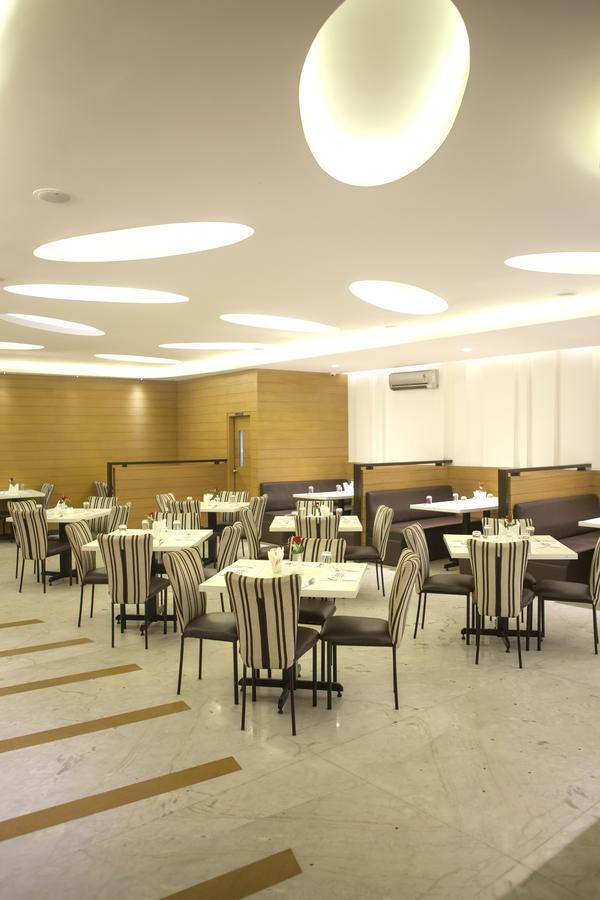 העיר בנגלור Comfy Luxury Hotel מראה חיצוני תמונה