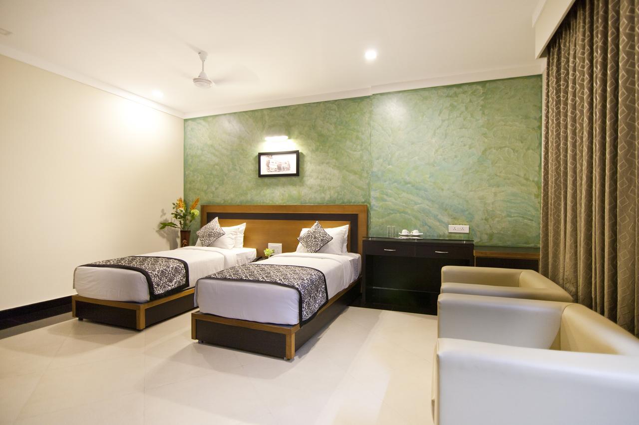 העיר בנגלור Comfy Luxury Hotel מראה חיצוני תמונה
