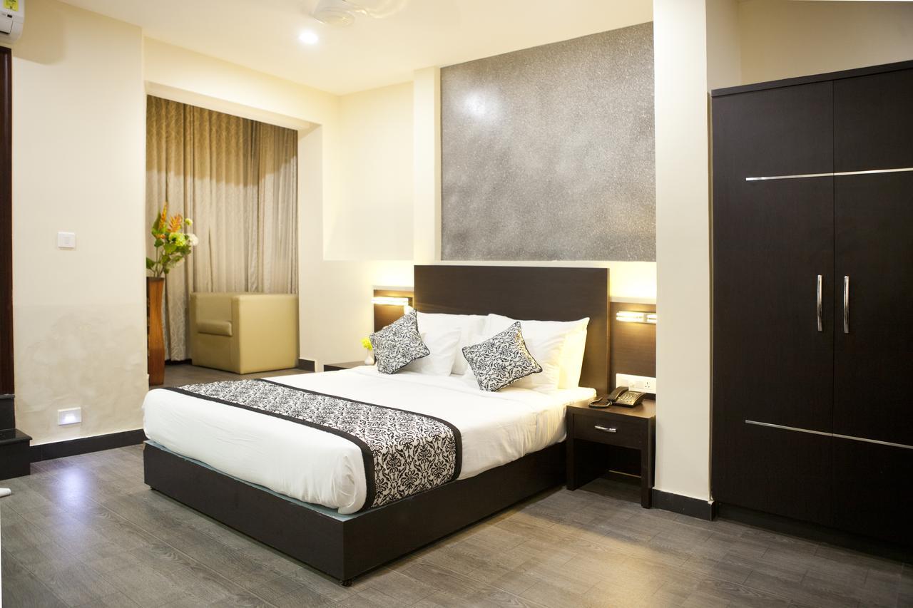 העיר בנגלור Comfy Luxury Hotel מראה חיצוני תמונה