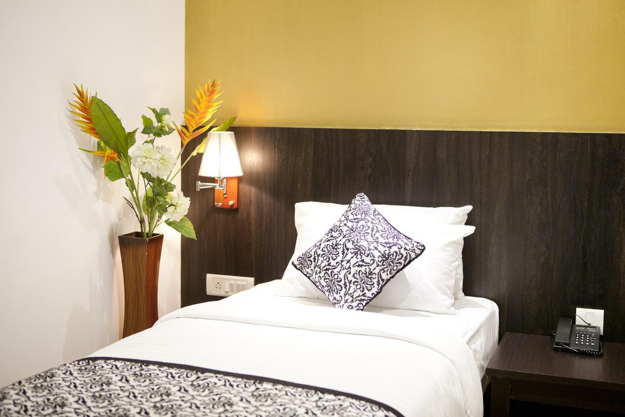 העיר בנגלור Comfy Luxury Hotel מראה חיצוני תמונה
