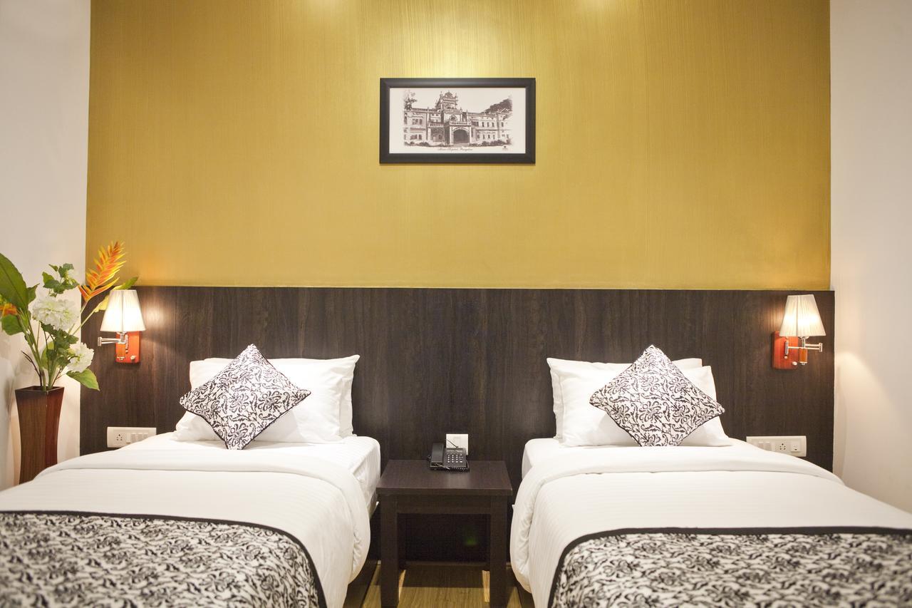 העיר בנגלור Comfy Luxury Hotel מראה חיצוני תמונה