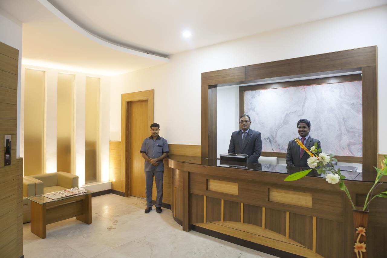 העיר בנגלור Comfy Luxury Hotel מראה חיצוני תמונה