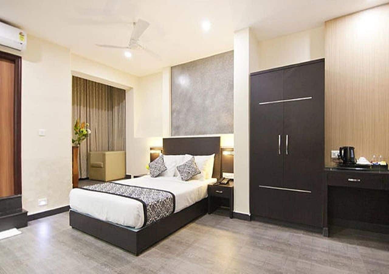 העיר בנגלור Comfy Luxury Hotel מראה חיצוני תמונה