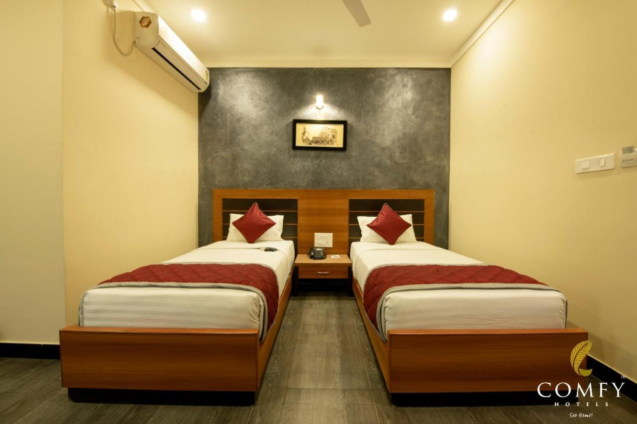 העיר בנגלור Comfy Luxury Hotel מראה חיצוני תמונה