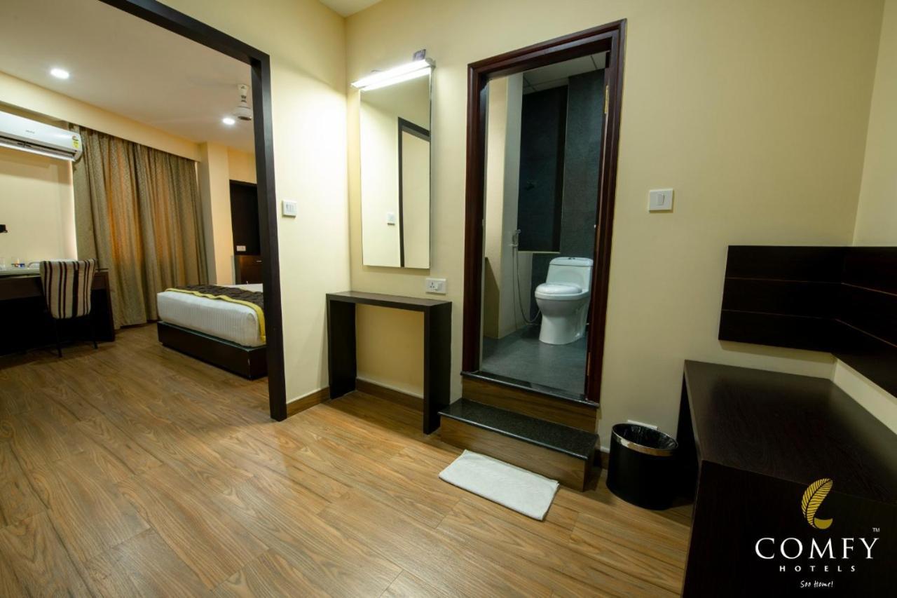 העיר בנגלור Comfy Luxury Hotel מראה חיצוני תמונה
