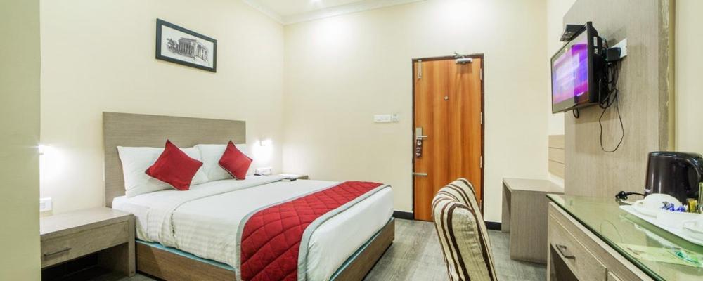 העיר בנגלור Comfy Luxury Hotel מראה חיצוני תמונה