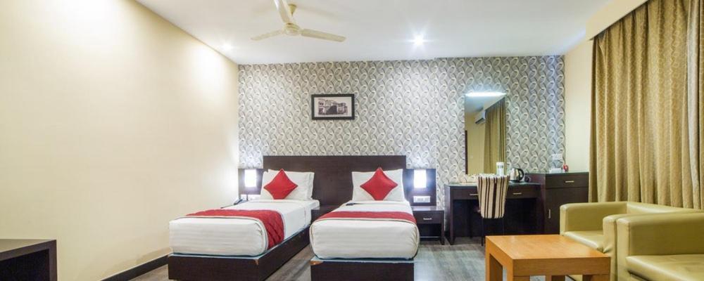 העיר בנגלור Comfy Luxury Hotel מראה חיצוני תמונה