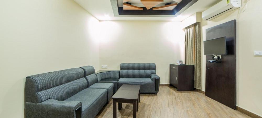 העיר בנגלור Comfy Luxury Hotel מראה חיצוני תמונה